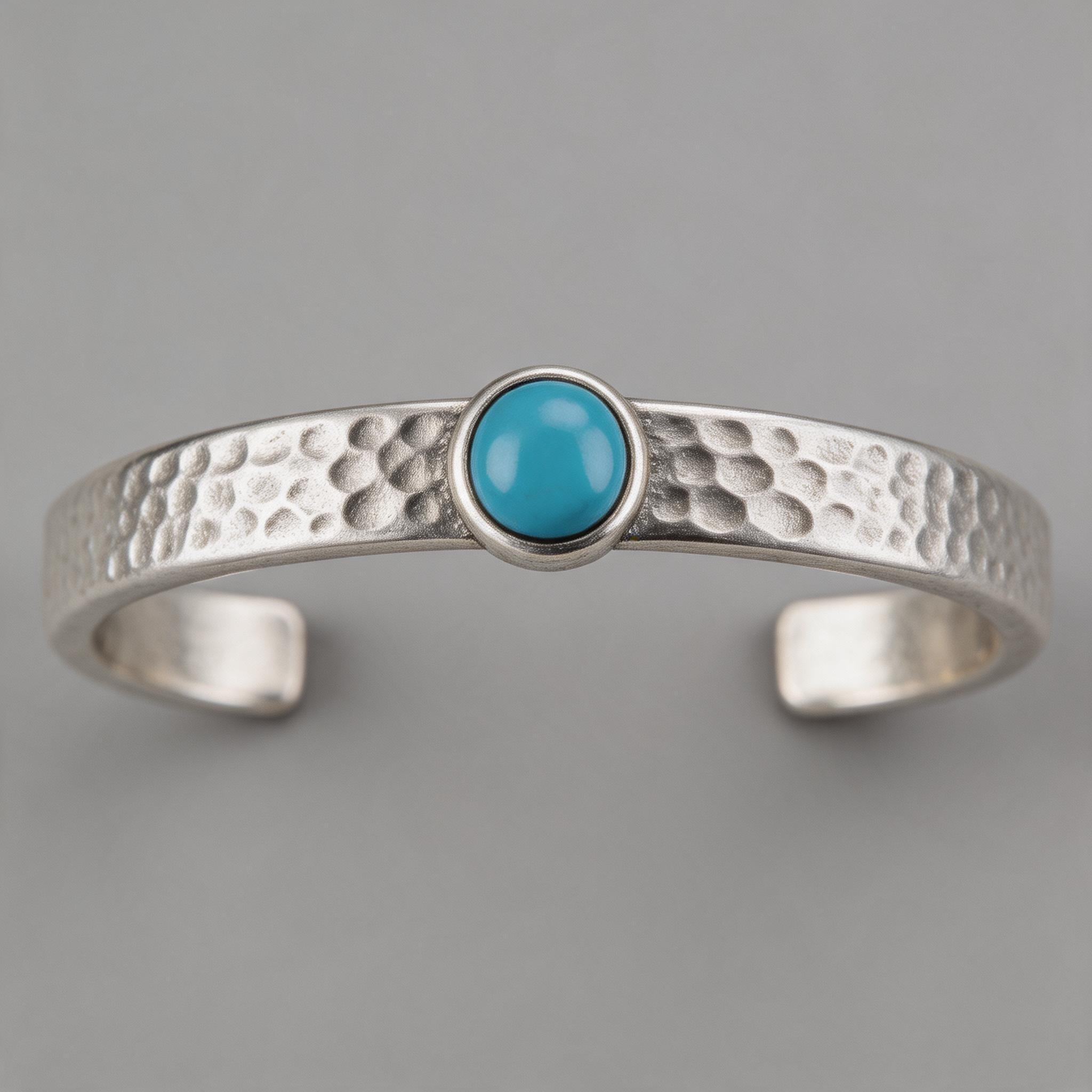 Tibetan Silver Hammered Turquoise Bracelet product image showing 925藏银、天然西藏绿松石 and craftsmanship